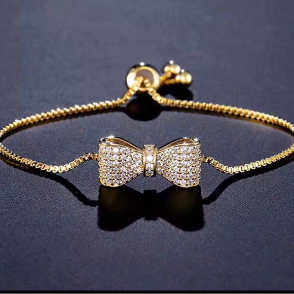 Jewelry - Elegant Gold Bow Bracelet